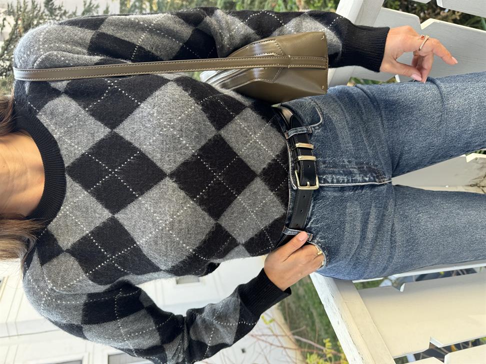 Siyah-Gri Baklava Desen Kazak