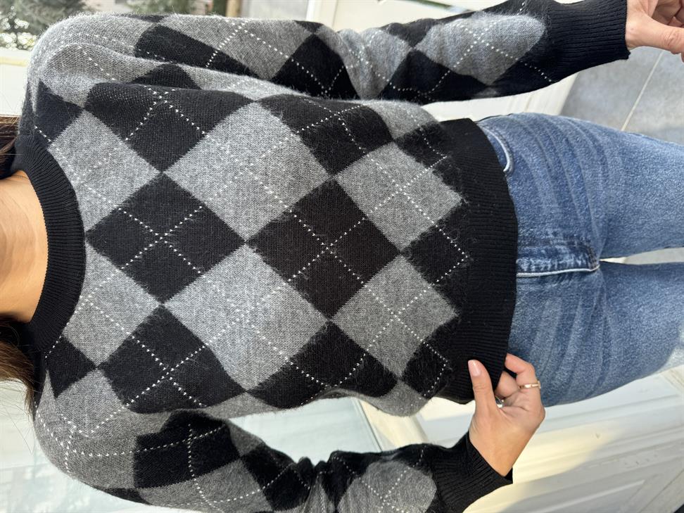 Siyah-Gri Baklava Desen Kazak