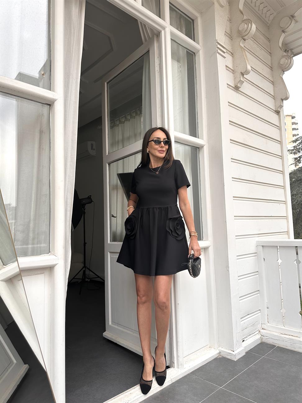 Siyah Gül Detay Elbise