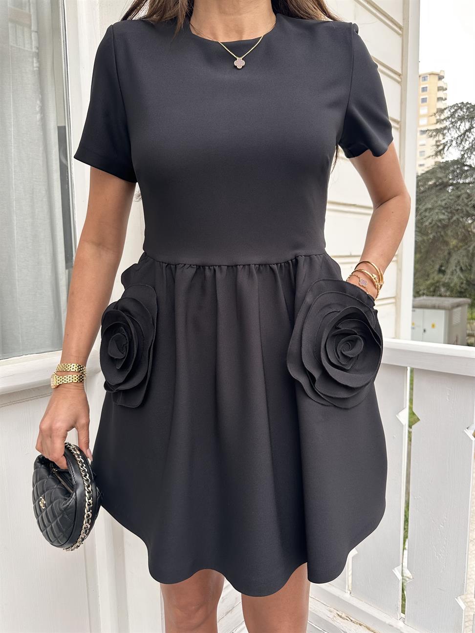 Siyah Gül Detay Elbise