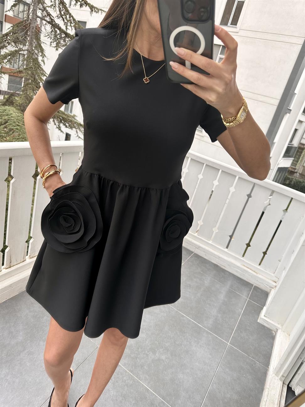 Siyah Gül Detay Elbise