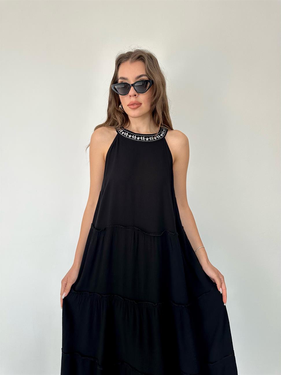 Siyah Halter Yaka Elbise