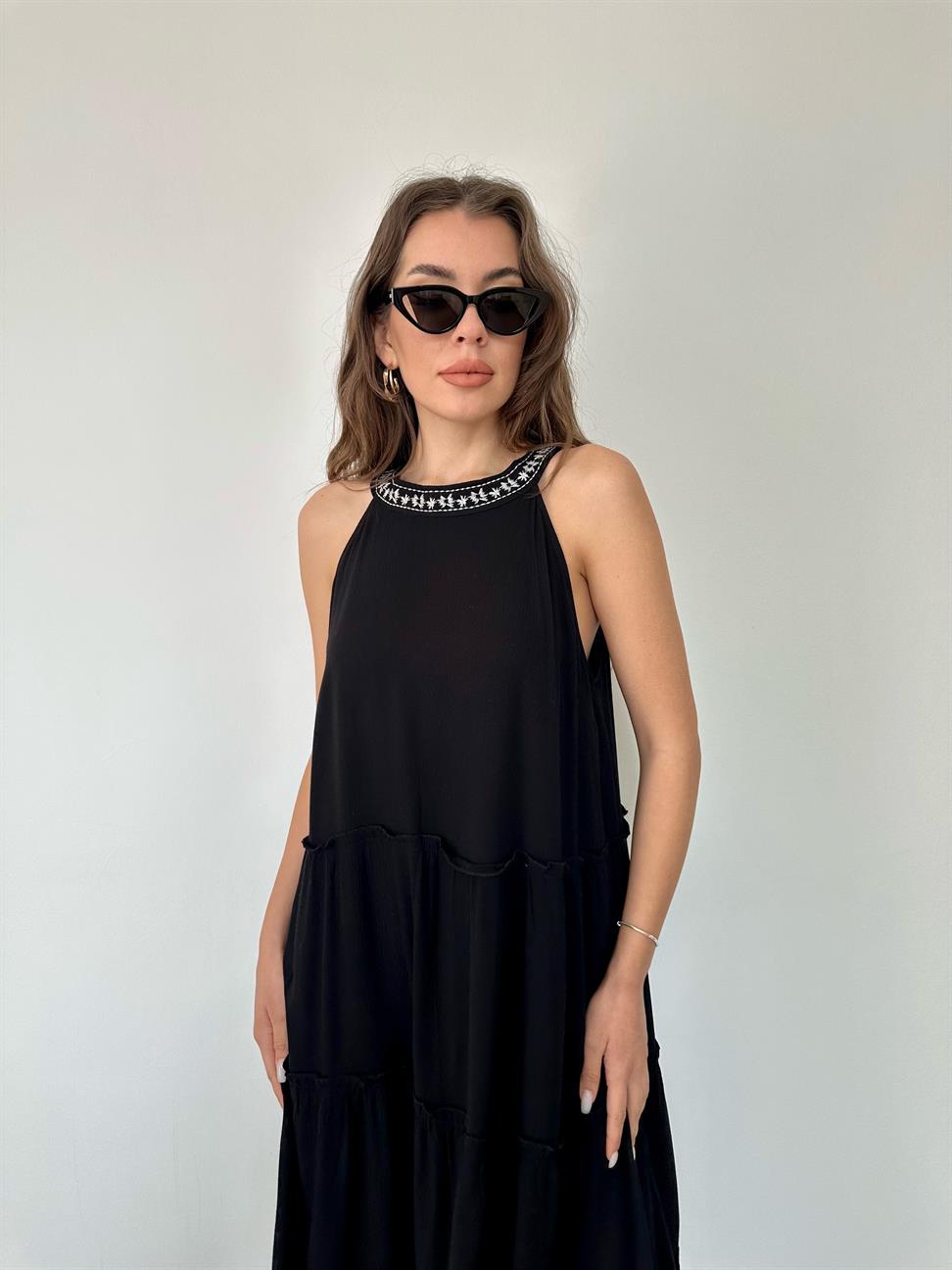 Siyah Halter Yaka Elbise