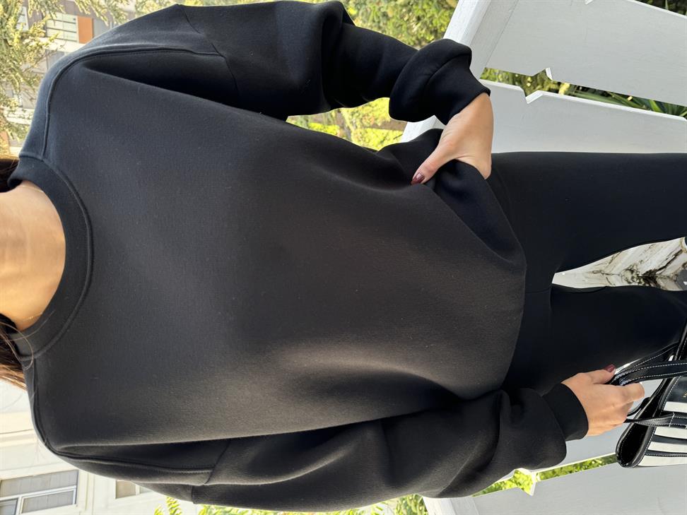 Siyah Kanallı Düz Sweat