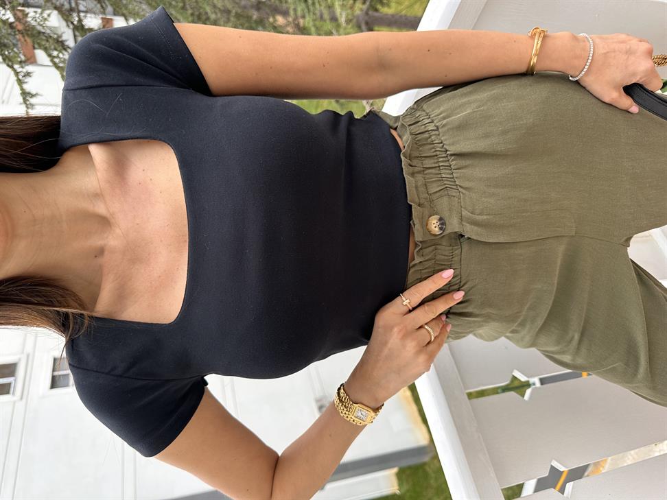 Siyah Kare Yaka Kısa Kol Body