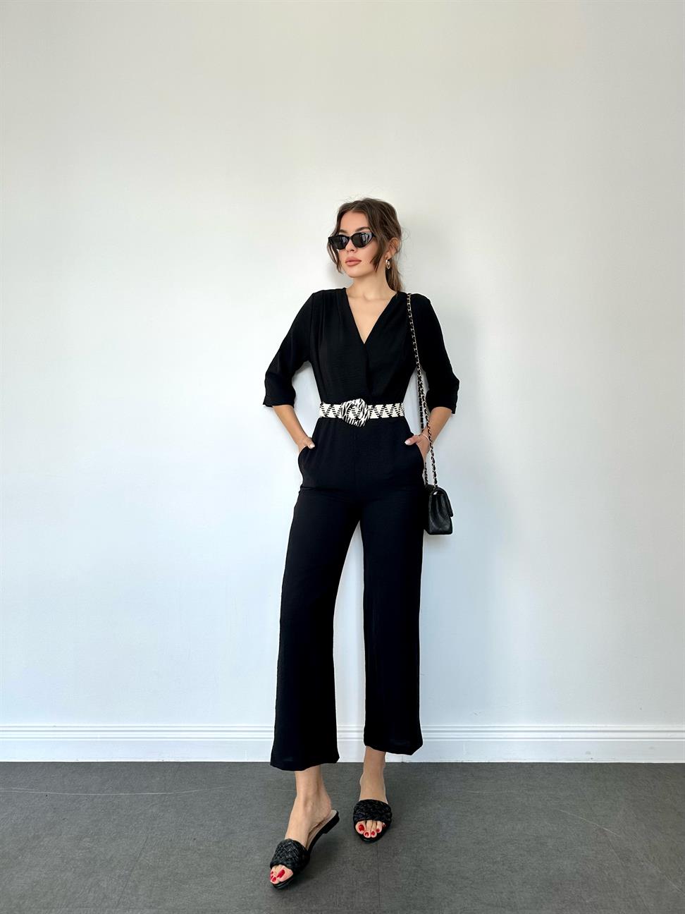 Siyah Kemerli Kruvaze Yaka Tulum