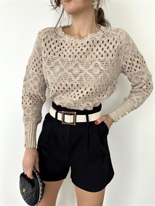 Siyah Kemerli ve Pensli Bermuda Şort