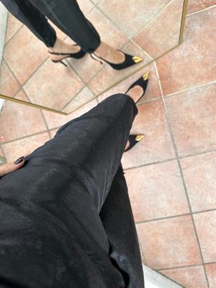 Siyah Kendinden Desenli Parlak Kumaş Pantolon