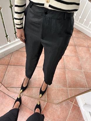 Siyah Kendinden Desenli Parlak Kumaş Pantolon