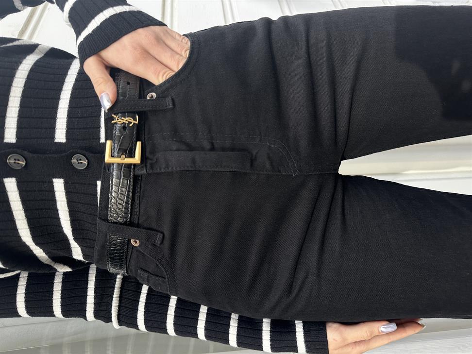 Siyah Kesik Paça Straight Jean