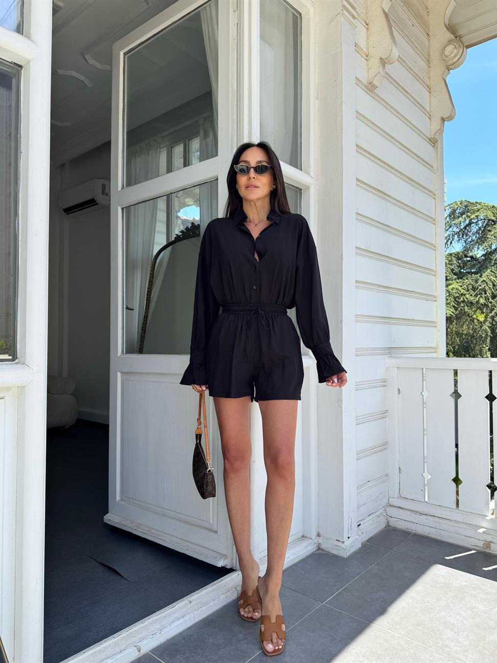 Siyah Kol Fırfırlı Gömlek Şort İkili Takım