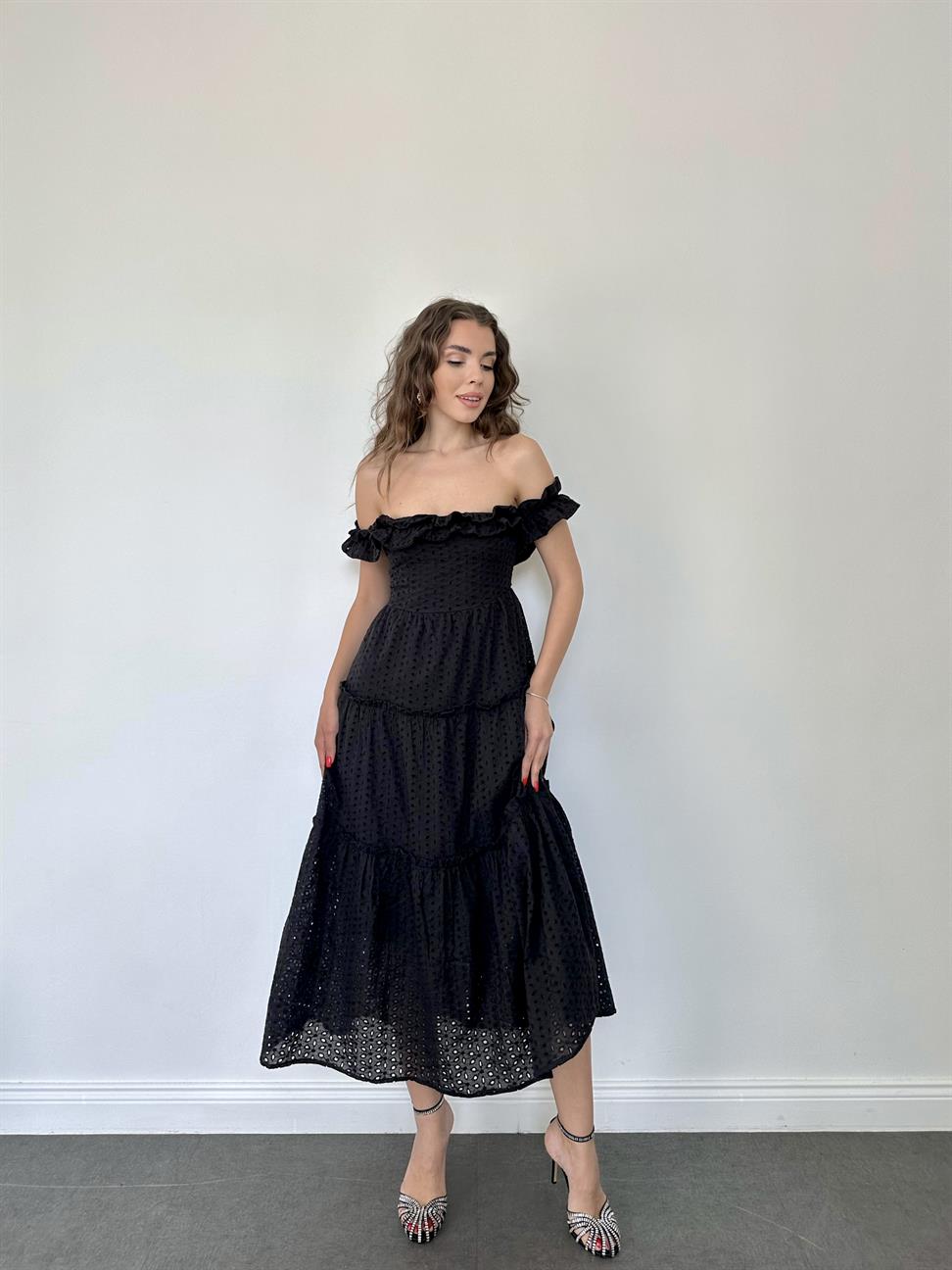 Siyah Kolsuz Brode Elbise