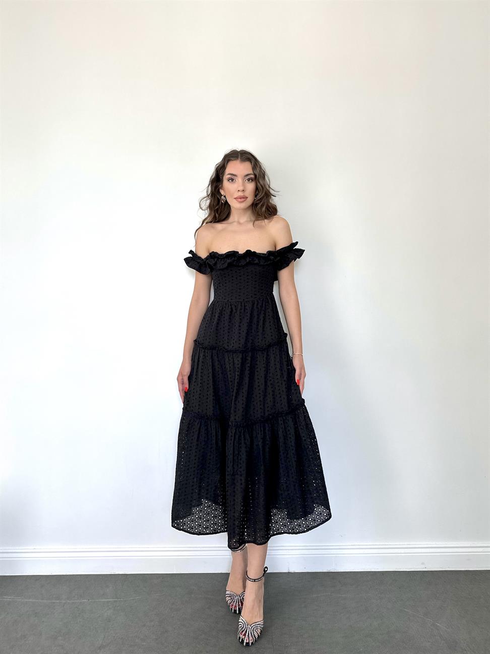 Siyah Kolsuz Brode Elbise