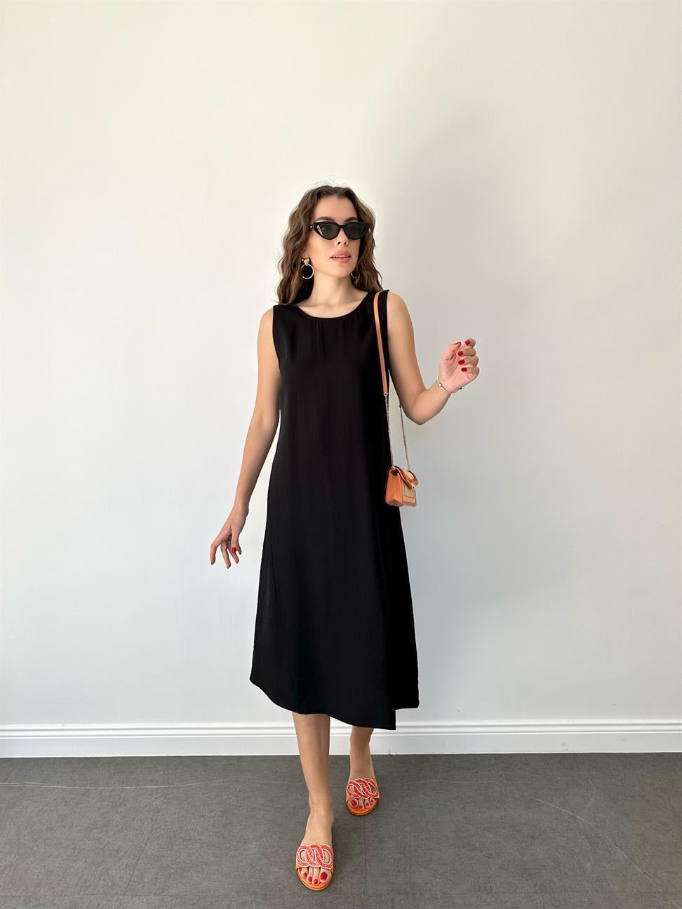 Siyah Kolsuz Uzun Elbise