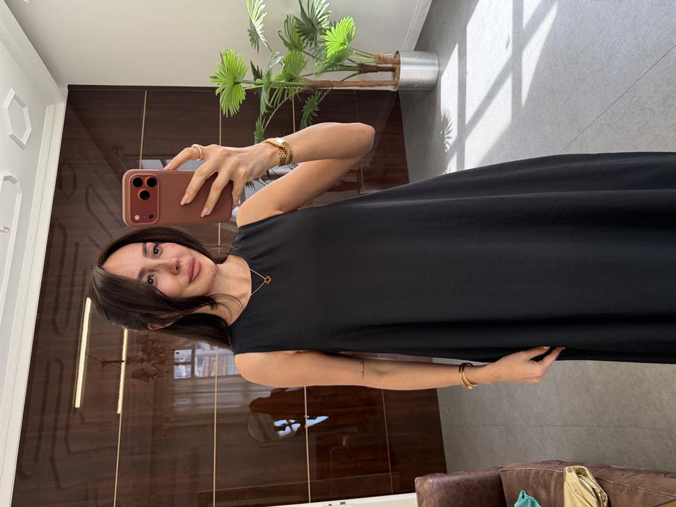 Siyah Kolsuz Uzun Elbise