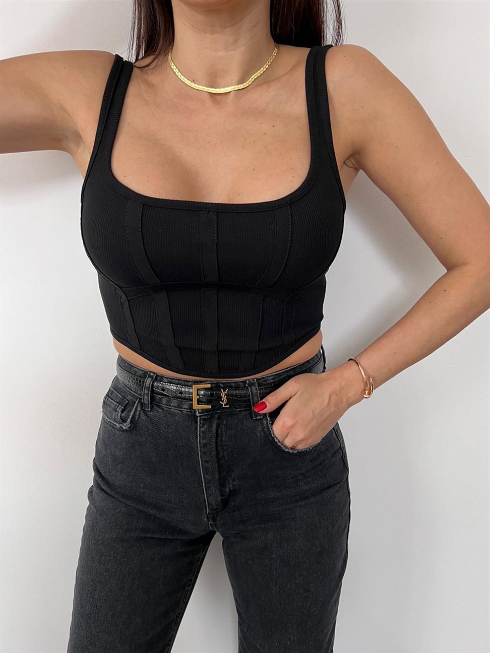 Siyah Korseli Top
