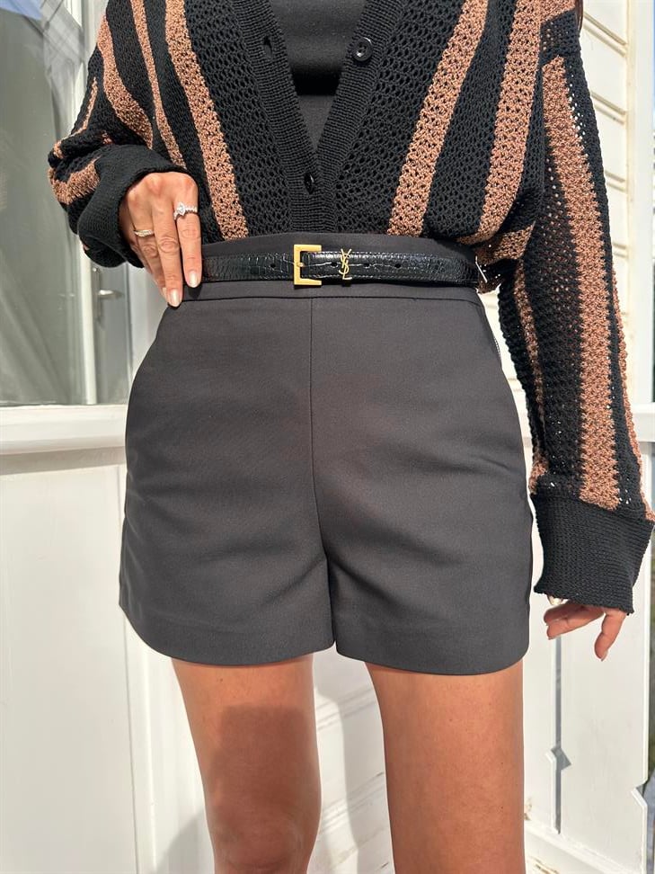 Siyah Kumaş Kadın Şort