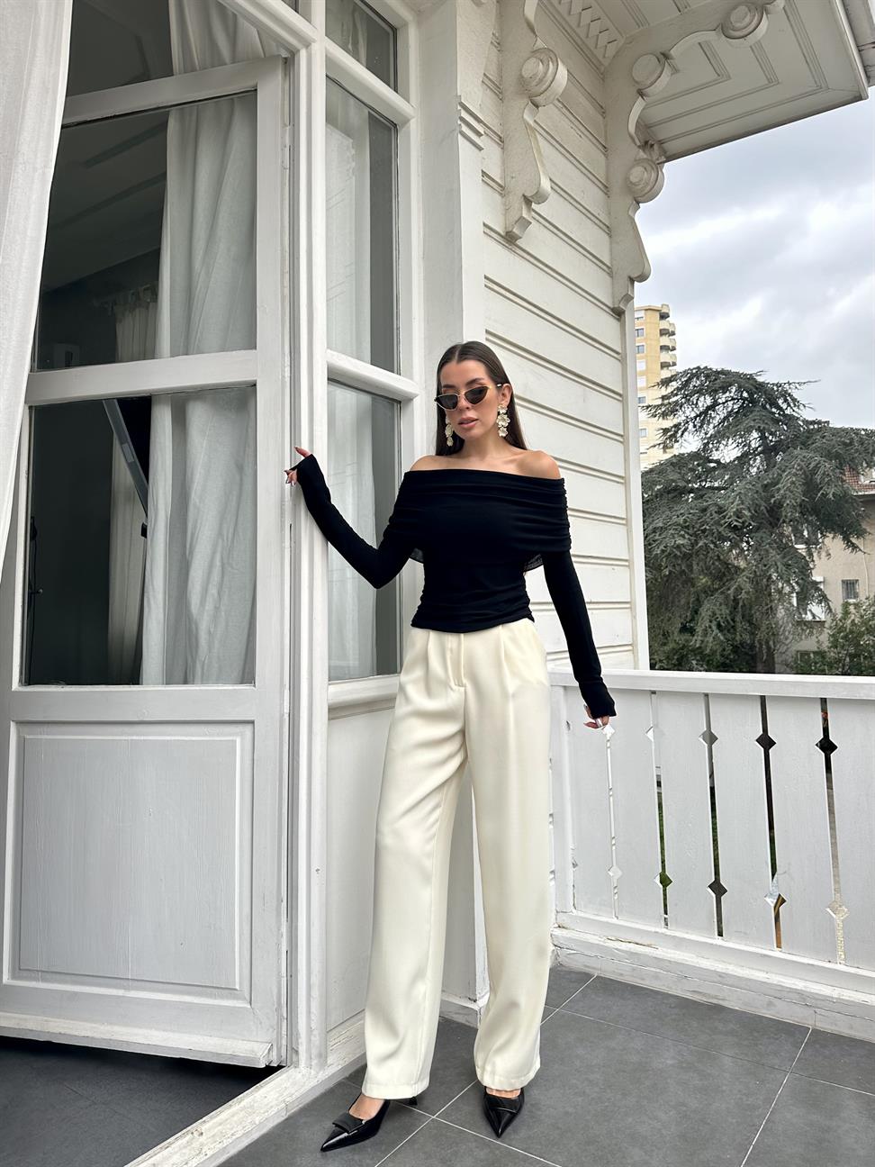 Siyah Madonna Yaka Dökümlü Bluz