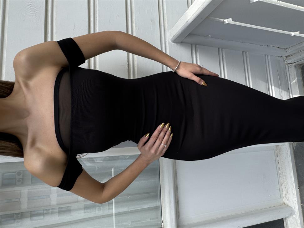 Siyah Madonna Yaka Likralı Elbise