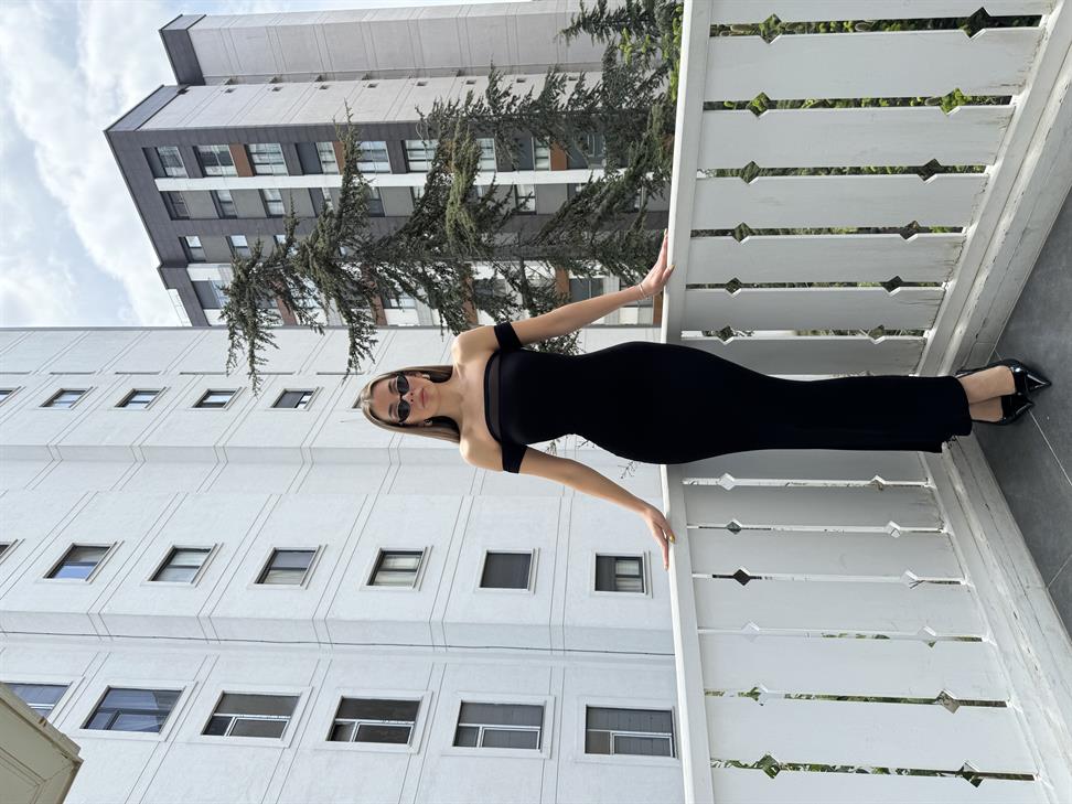 Siyah Madonna Yaka Likralı Elbise