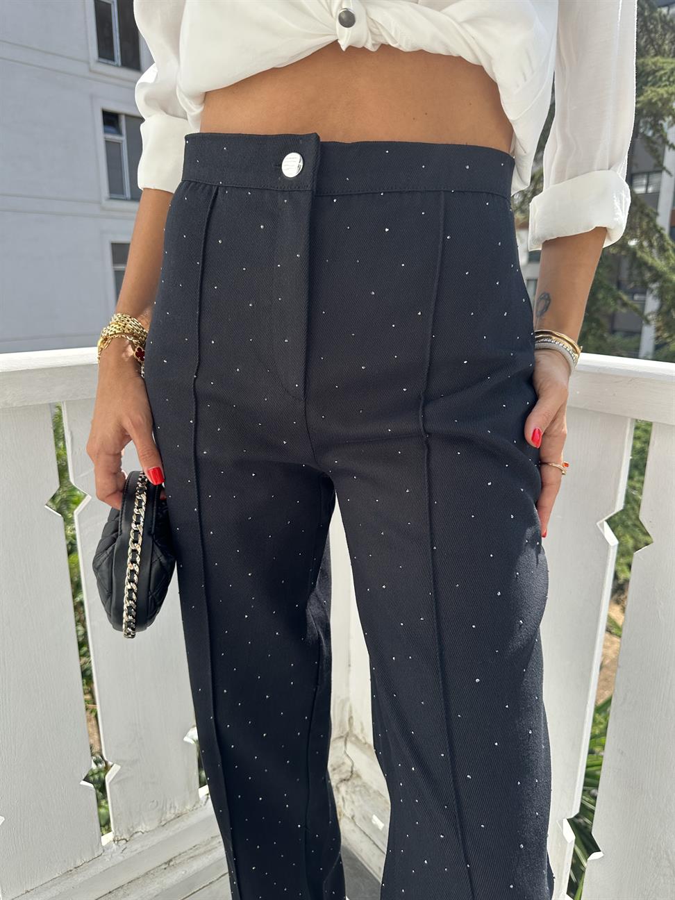 Siyah Minik Taş İşlemeli Jean Pantolon