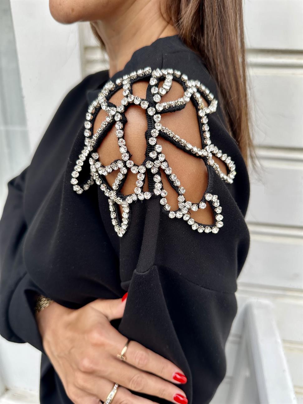 Siyah Omuz Detaylı Tasarım Sweatshirt