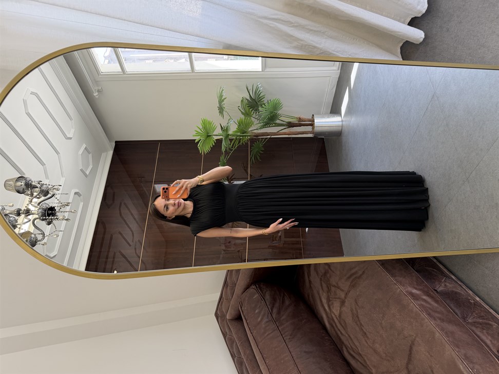 Siyah Omzu Vatka Detay Uzun Elbise