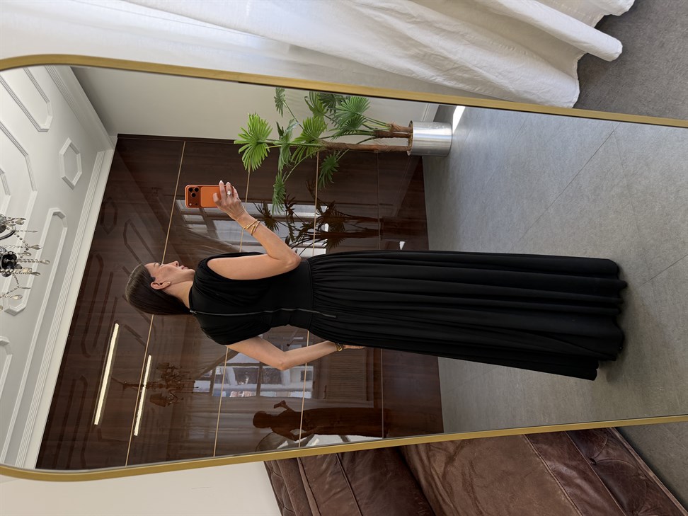 Siyah Omzu Vatka Detay Uzun Elbise