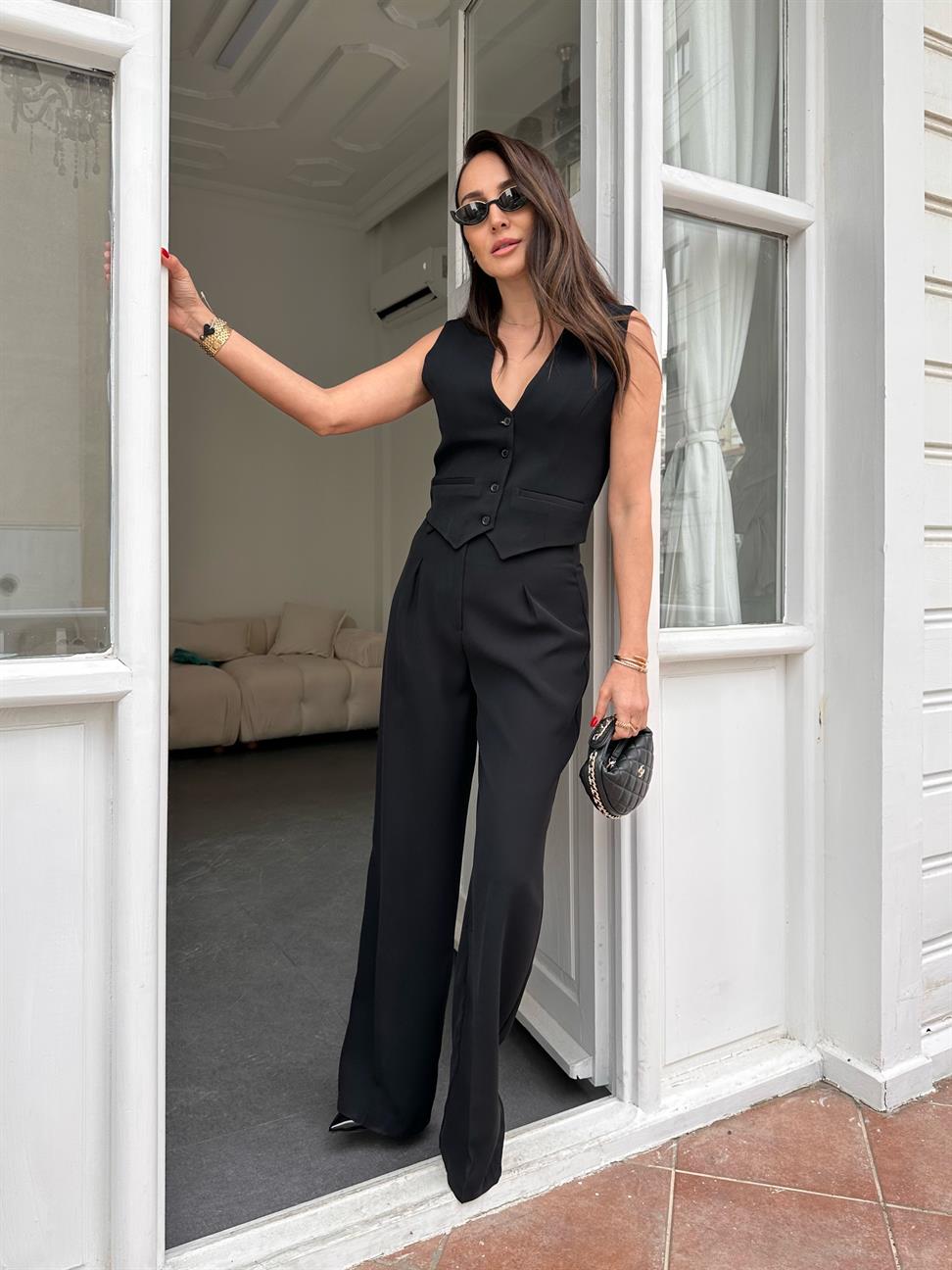 Siyah Önden Düğmeli Yelek