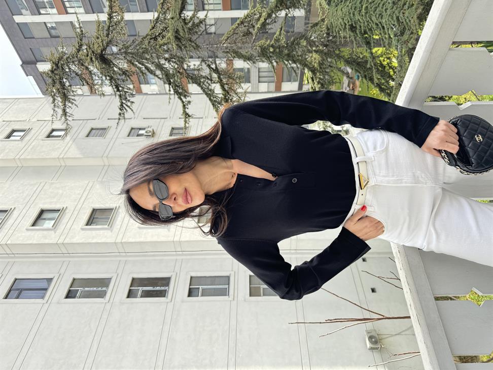 Siyah Önü 4 Düğme Polo Yaka Kazak