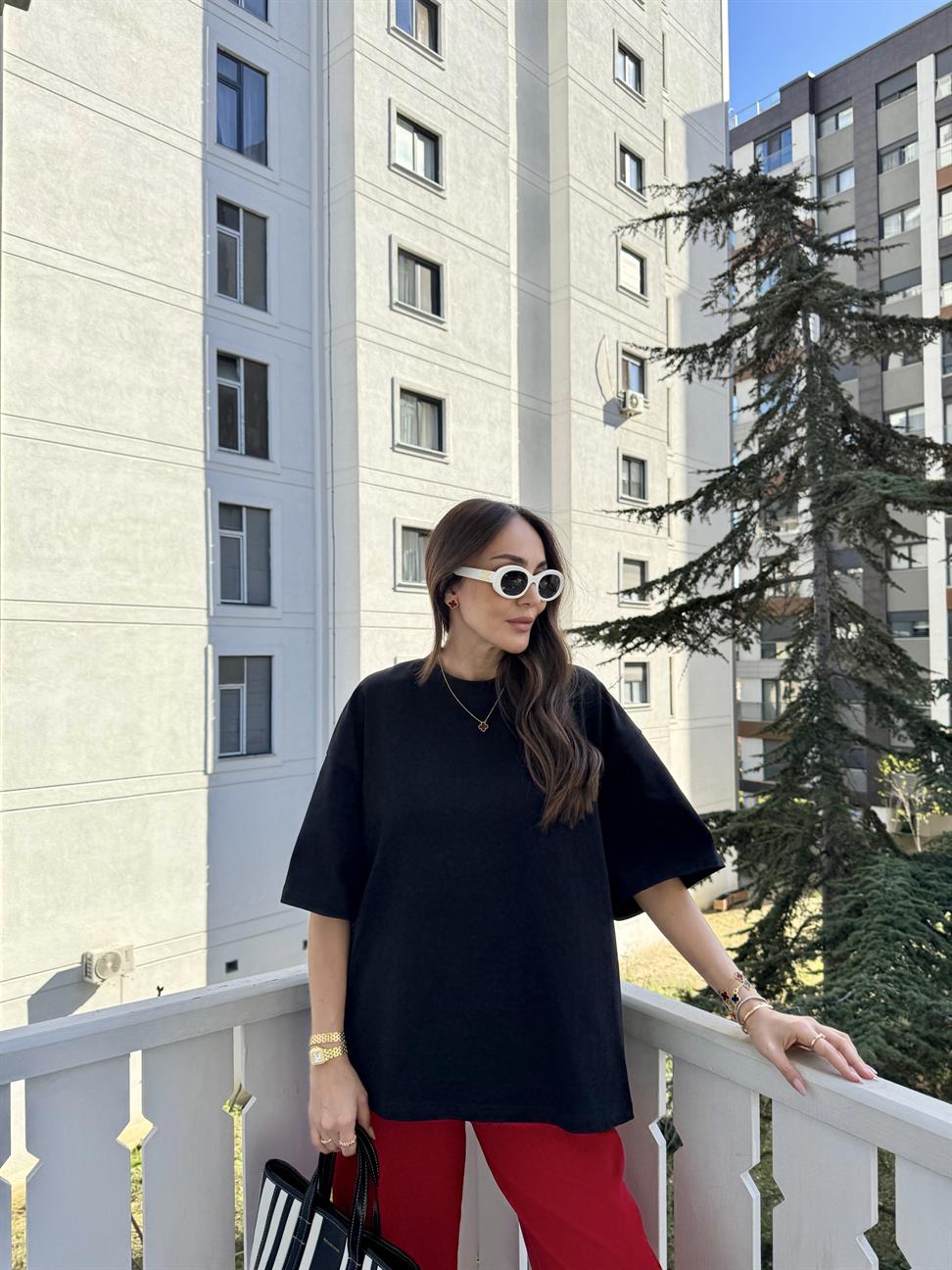 Siyah Oversize Arka Yazılı Tshirt