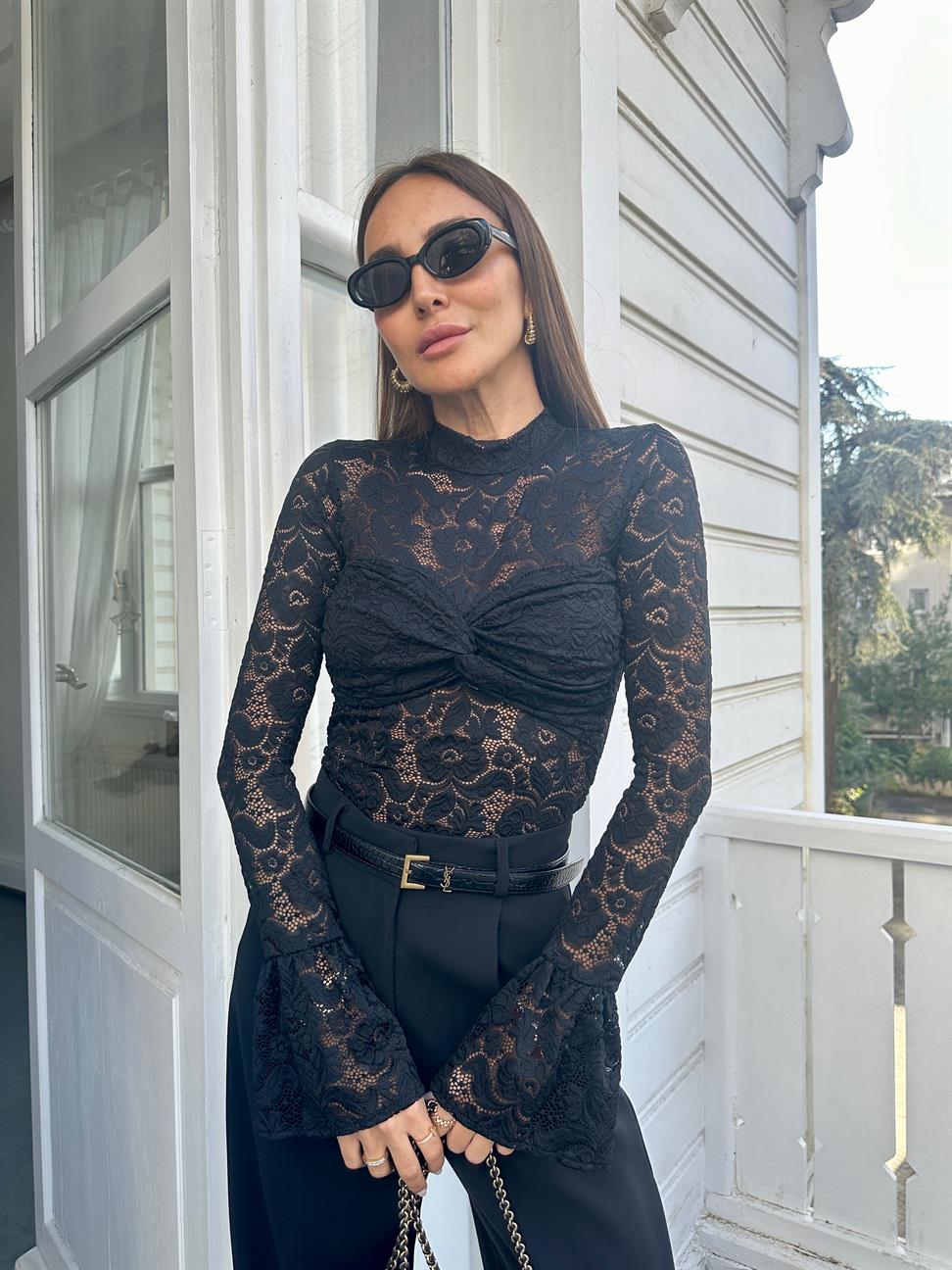 Siyah Özel Tasarım Dantel Bluz