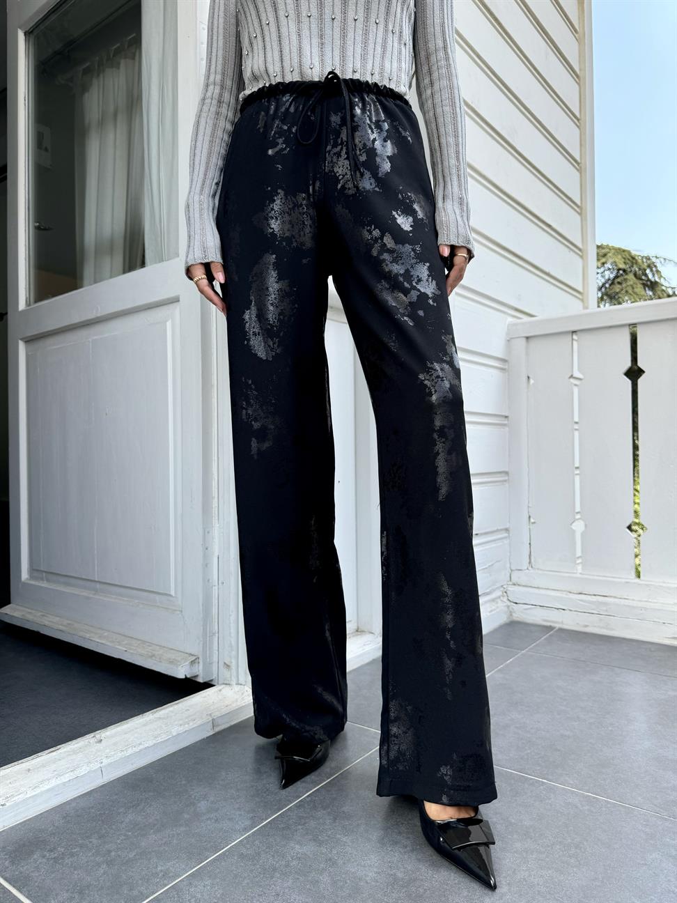 Siyah Parlak Desenli Pantolon