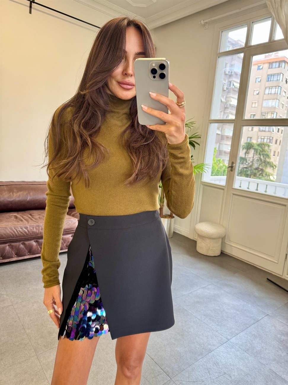 Siyah Payet Detaylı Mini Etek