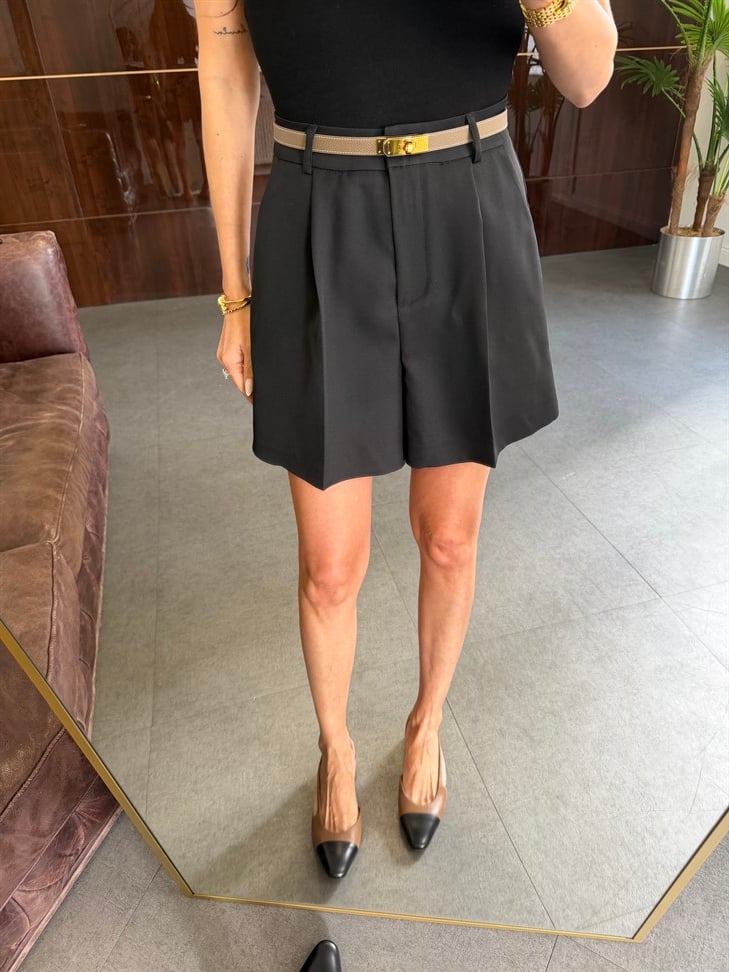 Siyah Pileli Cepli Şort