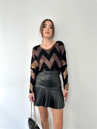 Siyah Pileli Kısa Deri Etek