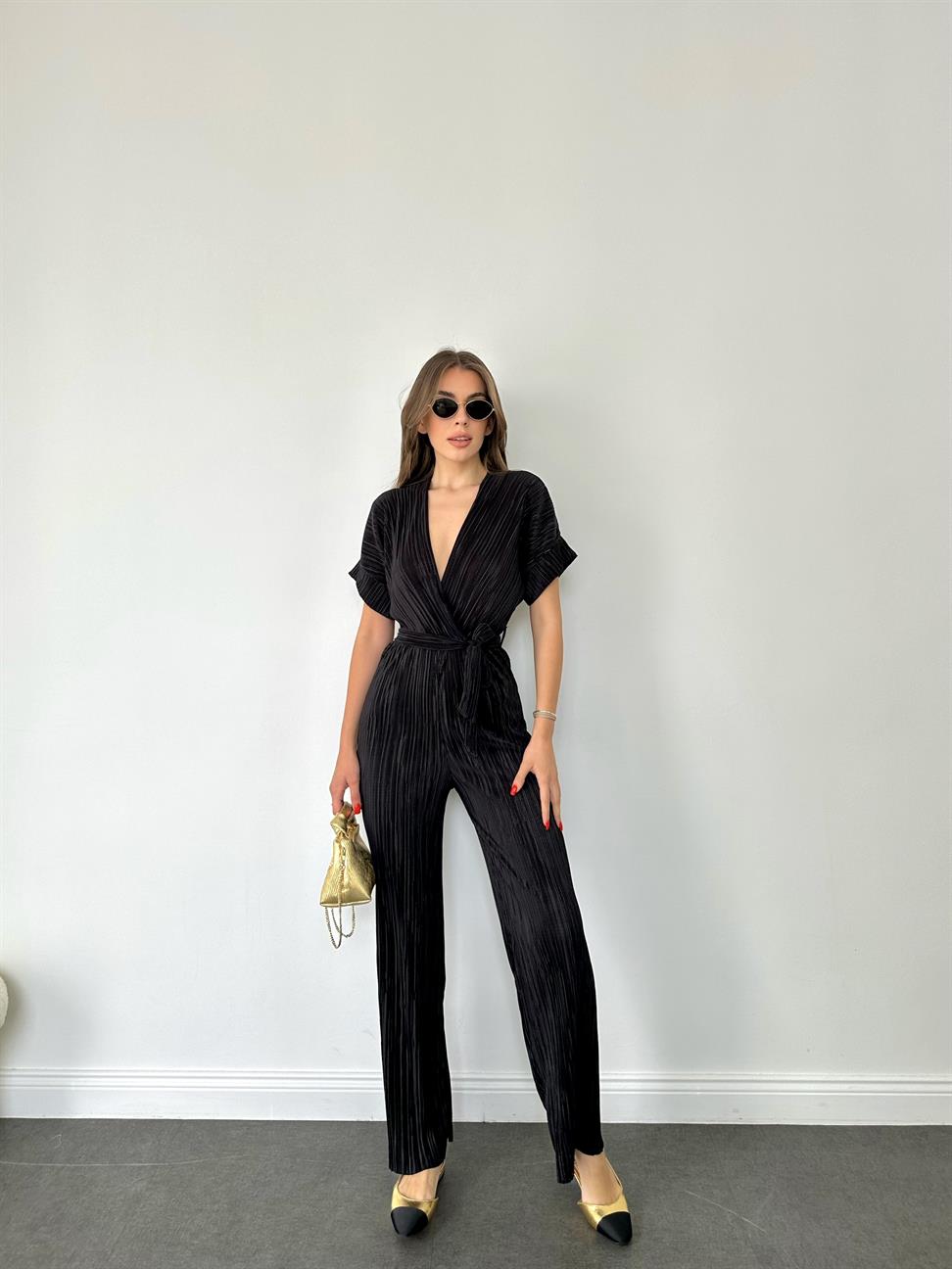 Siyah Piliseli V Yaka Tulum