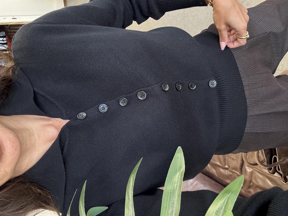 Siyah Polo Yaka Yünlü Düğmeli Triko Kazak