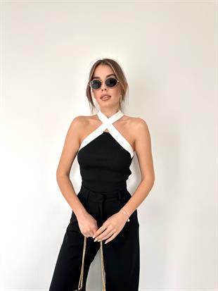 Siyah Renkli Çapraz Askılı Bluz