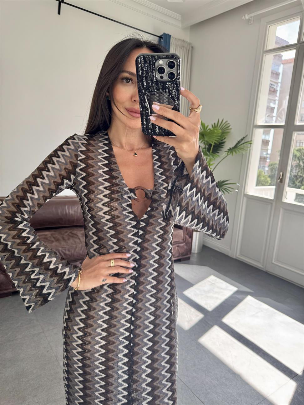 Siyah Renkli File Elbise