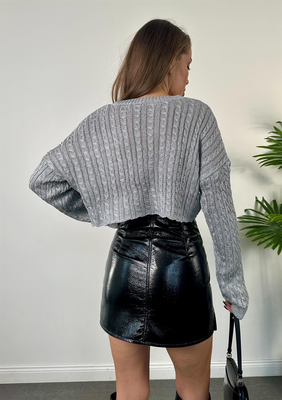 Siyah Rugan Asimetrik Mini Etek