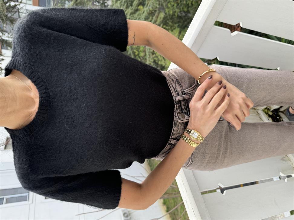 Siyah Sakallı Kısa Kollu Kazak