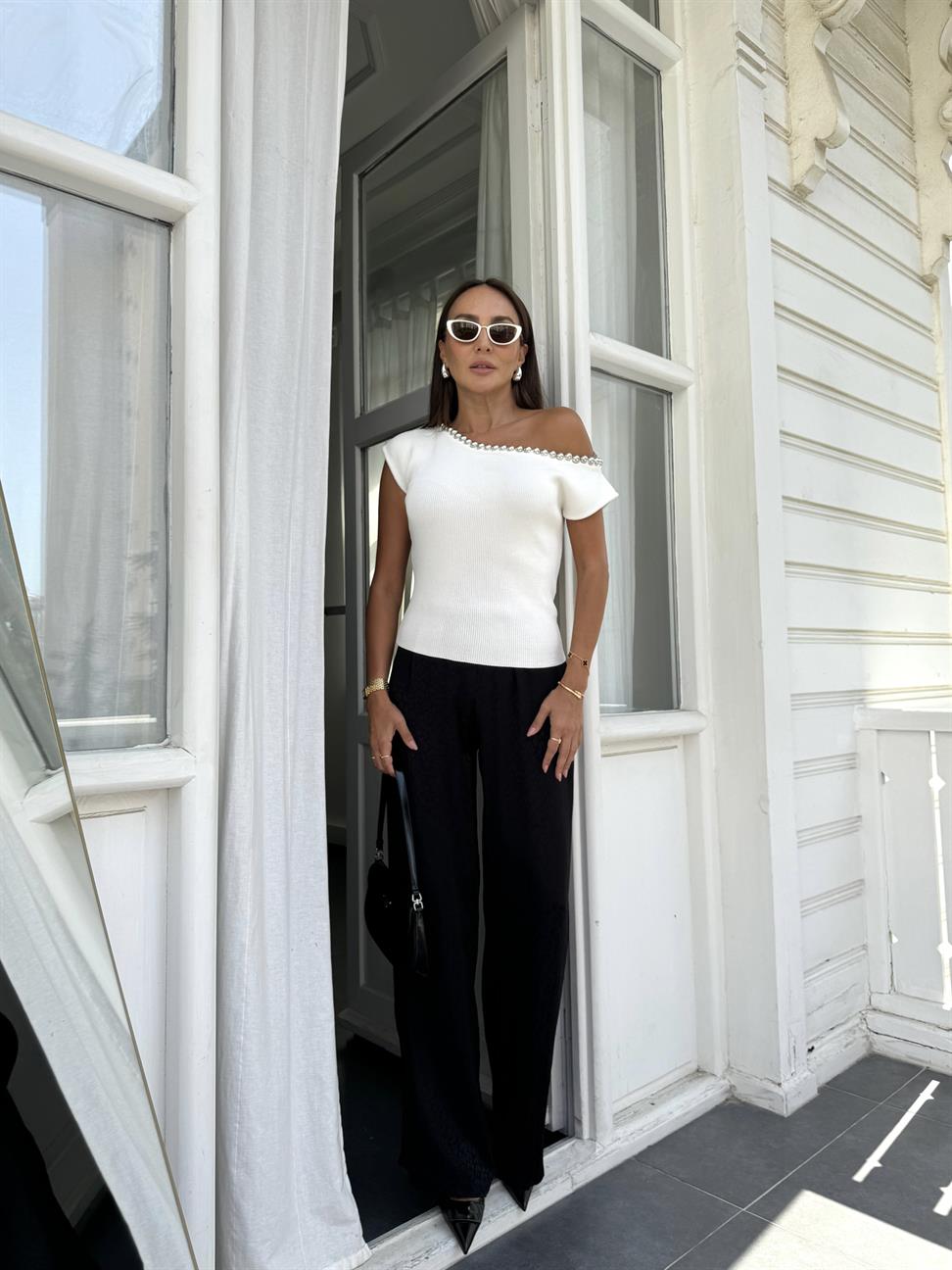 Siyah Saten Leopar Desenli Pantolon