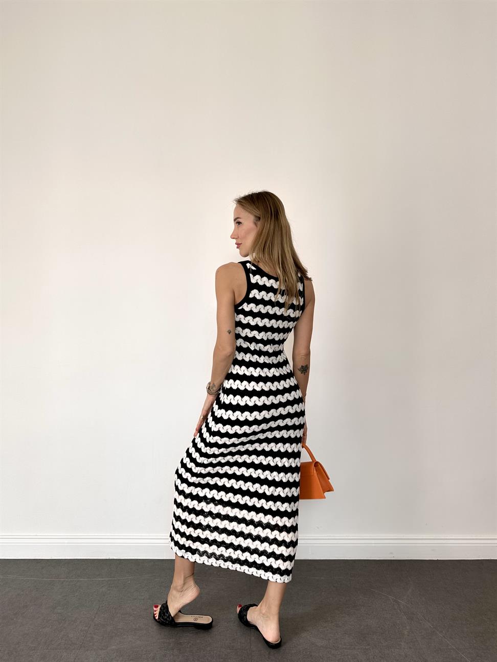 Siyah Şeritli Halter Kesim Örgü Elbise