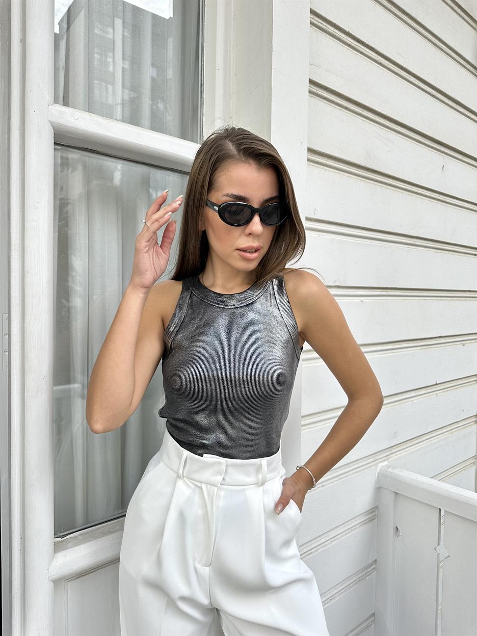 Siyah Sıfır Kol Metalik Atlet