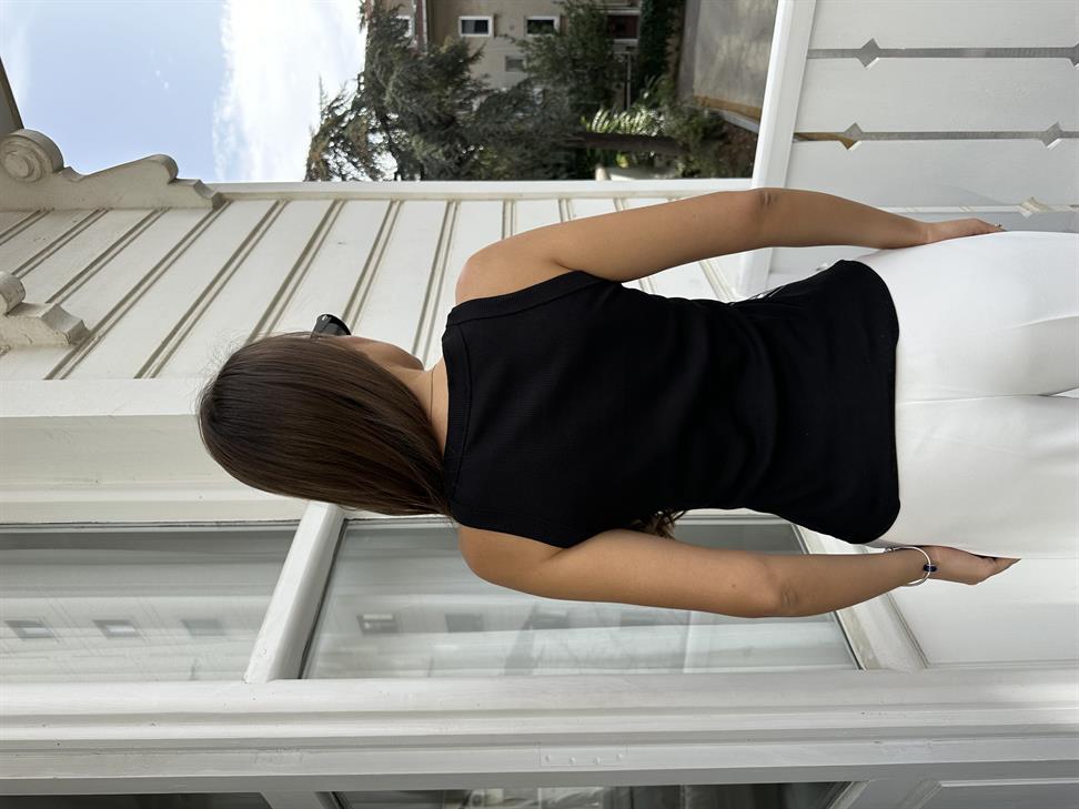 Siyah Sıfır Kol Metalik Atlet