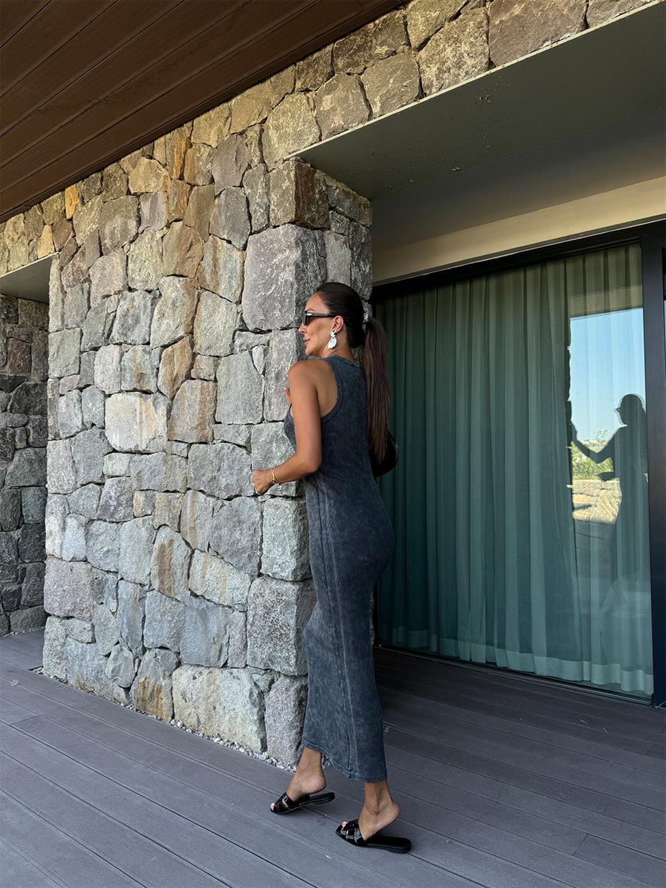 Siyah Sıfır Kol Yıkamalı Elbise