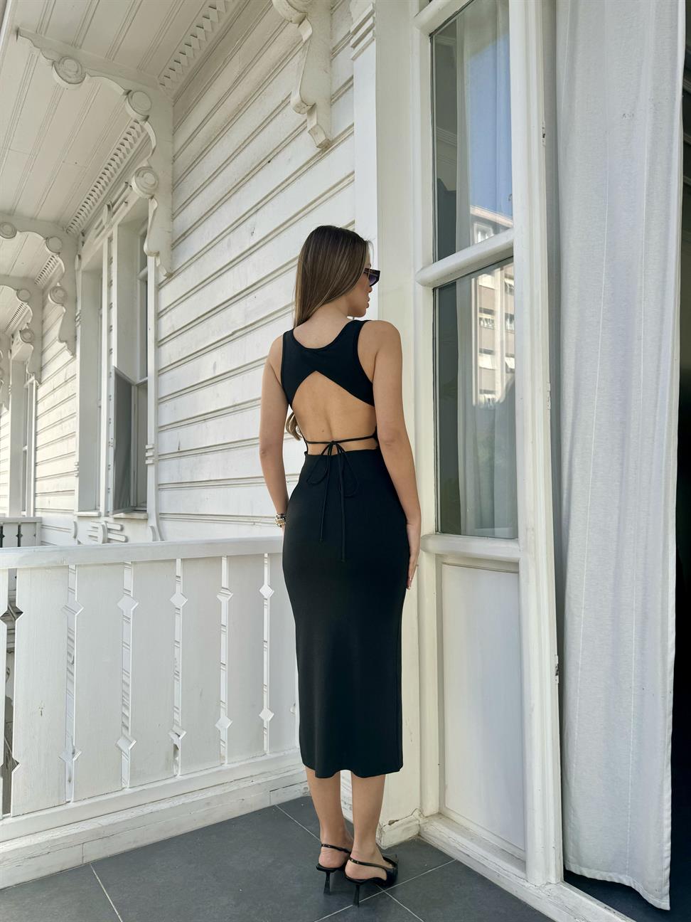 Siyah Simli Sırt Dekolte Midi Boy Elbise