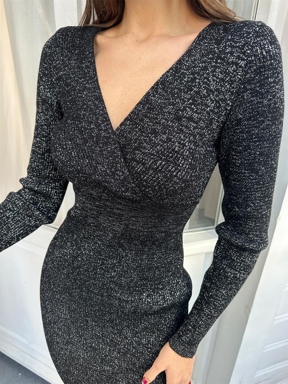 Siyah Simli Triko Elbise