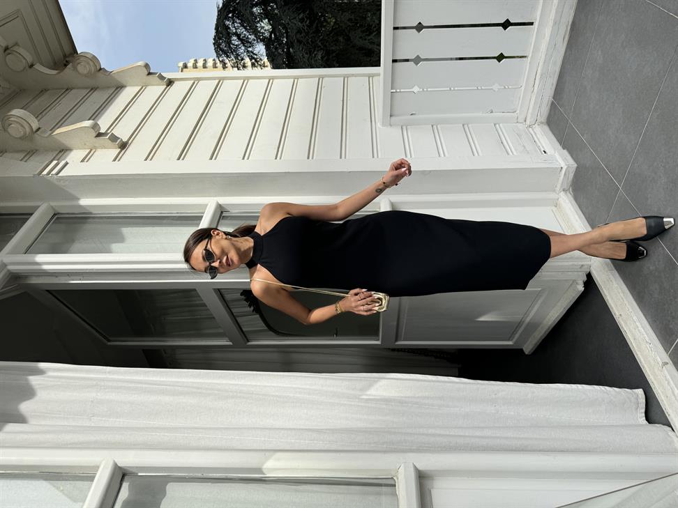 Siyah Sırt Dekolte Midi Boy Elbise